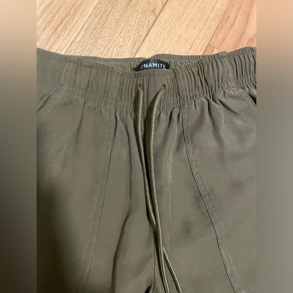 Flowy cargo pants (straight leg) - Picture 2 of 4